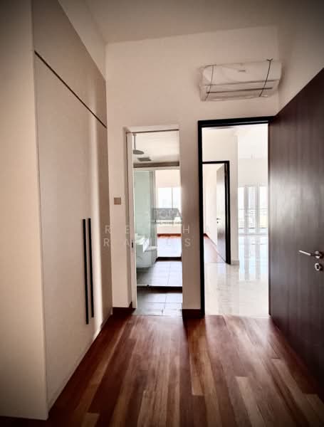 Kondominium untuk Dijual di Codrington Residence - Ressha Ramesh - Corridor - PropertyGuru.com.my