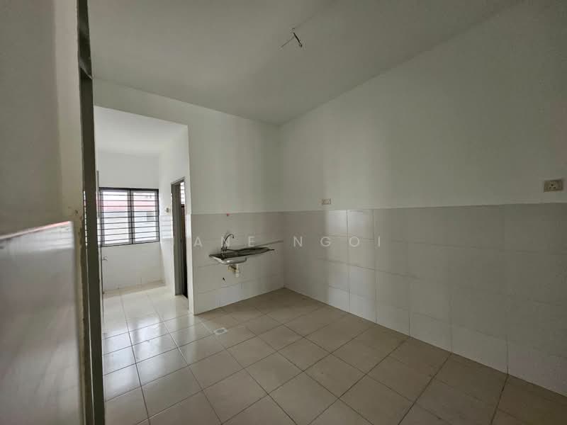 2-storey Terraced House for Sale in Taman Seri Austin (Tebrau) - Jane Ngoi - Kitchen - PropertyGuru.com.my