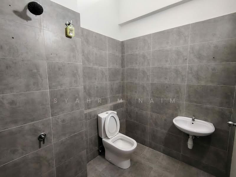 Rumah Teres 2 Tingkat untuk Dijual di Dengkil (Selangor) - Syahrim Naim - Bathroom - PropertyGuru.com.my