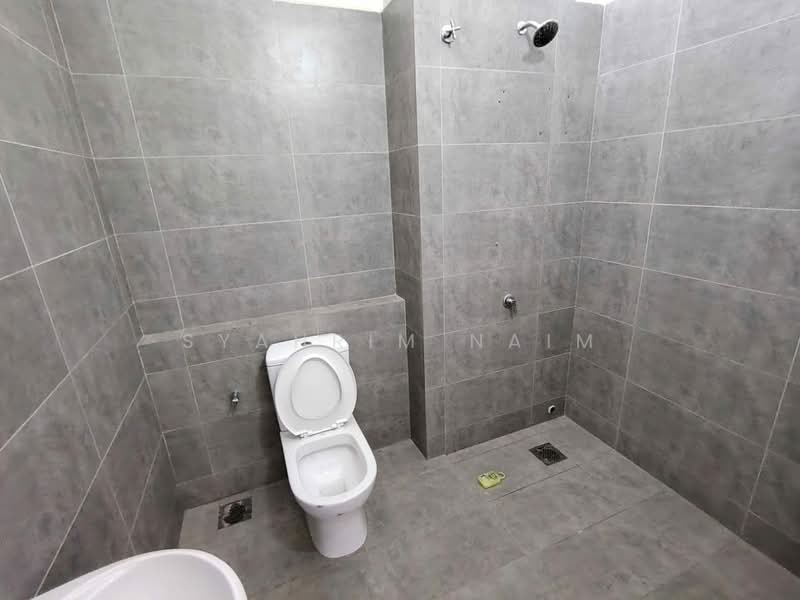 Rumah Teres 2 Tingkat untuk Dijual di Dengkil (Selangor) - Syahrim Naim - Bathroom - PropertyGuru.com.my