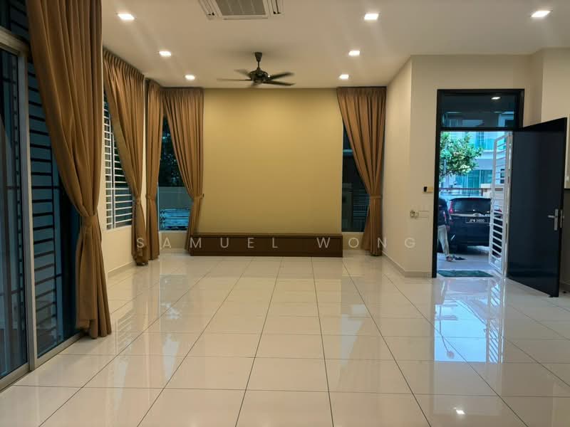 Rumah Berkembar untuk Disewa di Nusa Duta (Iskandar Puteri (Nusajaya)) - Samuel Wong - Living Room - PropertyGuru.com.my