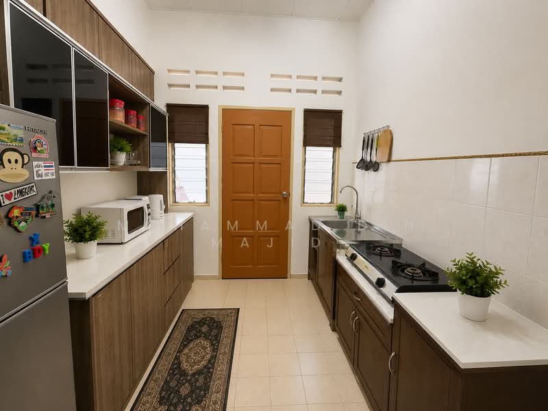 Rumah Teres 1 Tingkat untuk Dijual di Taman Banting Baru (Banting) - Mohammad Din Majid - Kitchen - PropertyGuru.com.my