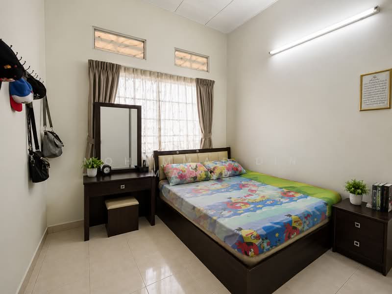 Rumah Teres 1 Tingkat untuk Dijual di Taman Banting Baru (Banting) - Mohammad Din Majid - Bedroom - PropertyGuru.com.my