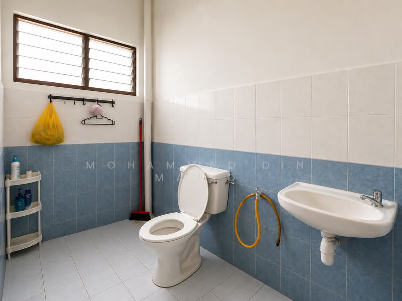 Rumah Teres 1 Tingkat untuk Dijual di Taman Banting Baru (Banting) - Mohammad Din Majid - Bathroom - PropertyGuru.com.my