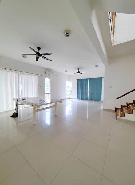 Rumah Berkembar untuk Dijual di Anggun 2 Residence (Rawang) - Heo Wai Kien - Living Room - PropertyGuru.com.my