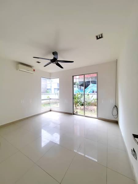 Rumah Berkembar untuk Dijual di Anggun 2 Residence (Rawang) - Heo Wai Kien - Living Room - PropertyGuru.com.my