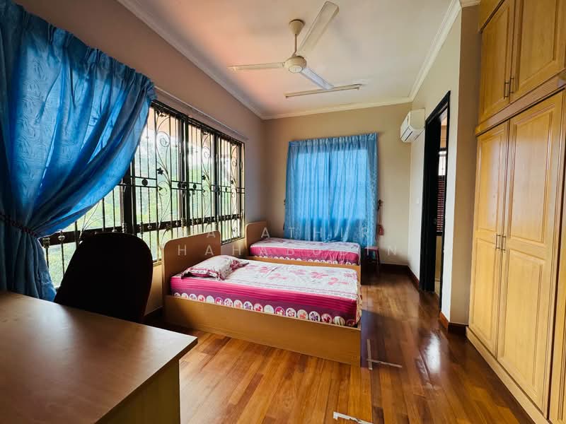 Rumah Teres 2 Tingkat untuk Dijual di Bukit Jelutong (Shah Alam) - Nahathir Shahabudin - Bedroom - PropertyGuru.com.my