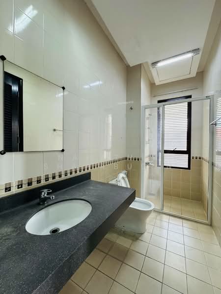 Rumah Teres 2 Tingkat untuk Dijual di Bukit Jelutong (Shah Alam) - Nahathir Shahabudin - Bathroom - PropertyGuru.com.my
