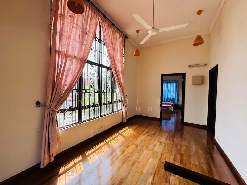 Rumah Teres 2 Tingkat untuk Dijual di Bukit Jelutong (Shah Alam) - Nahathir Shahabudin - Living Room - PropertyGuru.com.my