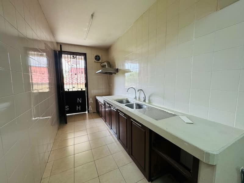 Rumah Teres 2 Tingkat untuk Dijual di Bukit Jelutong (Shah Alam) - Nahathir Shahabudin - Kitchen - PropertyGuru.com.my