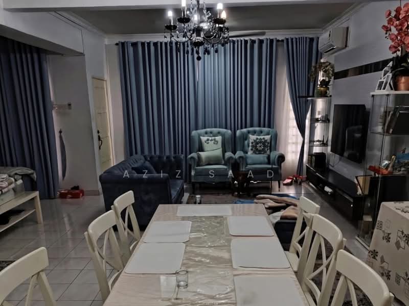 Rumah Teres 2 Tingkat untuk Dijual di Subang Bestari (Shah Alam) - Aziz Saad - Living Room - PropertyGuru.com.my