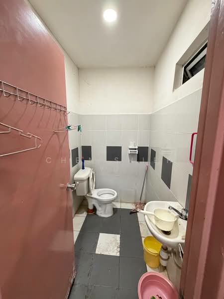 2-storey Terraced House for Sale in Bandar Putra (Kulai) - Chen Shieh Yu - Bathroom - PropertyGuru.com.my