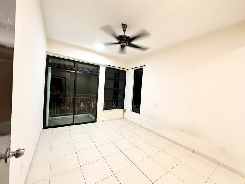 Servis Apartment untuk Dijual di The Garden Residences - Alex Lim - Balcony - PropertyGuru.com.my