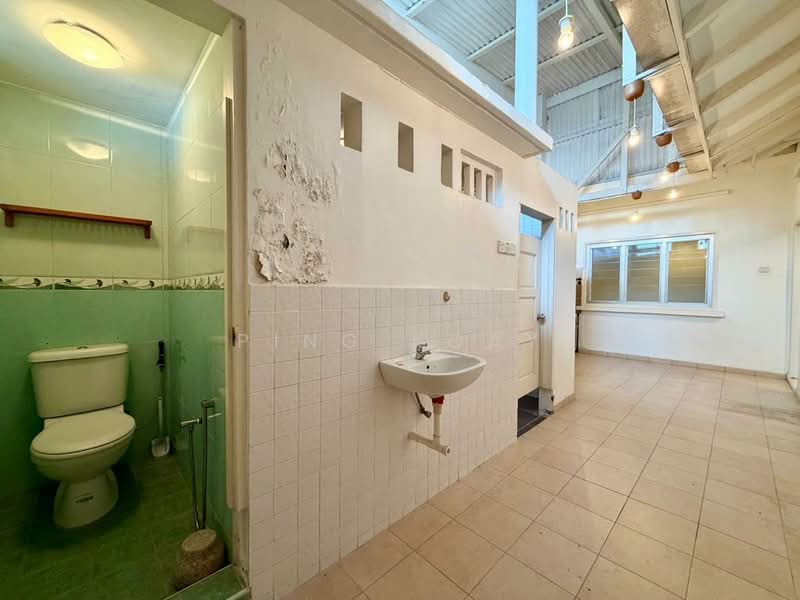 1-storey Terraced House for Sale in Tanjung Bungah (Penang) - Ping Koay - Bathroom - PropertyGuru.com.my