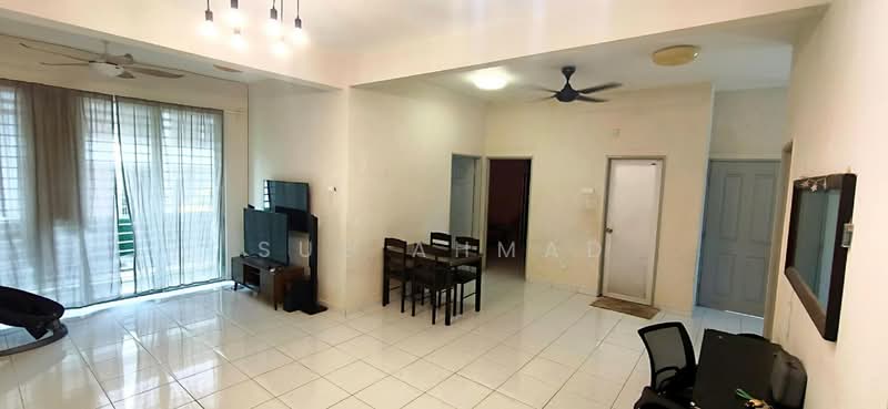 Townhouse for Sale in Nilai (Negeri Sembilan) - Sue Ahmad - Living Room - PropertyGuru.com.my
