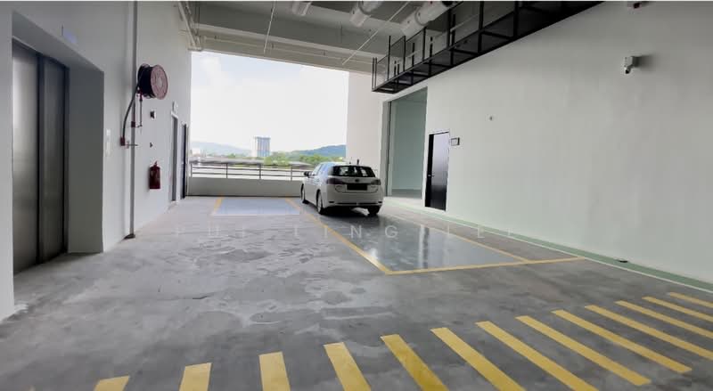 Warehouse for Rent in Kota Damansara (Selangor) - Pui Ling Lee - Car Park - PropertyGuru.com.my