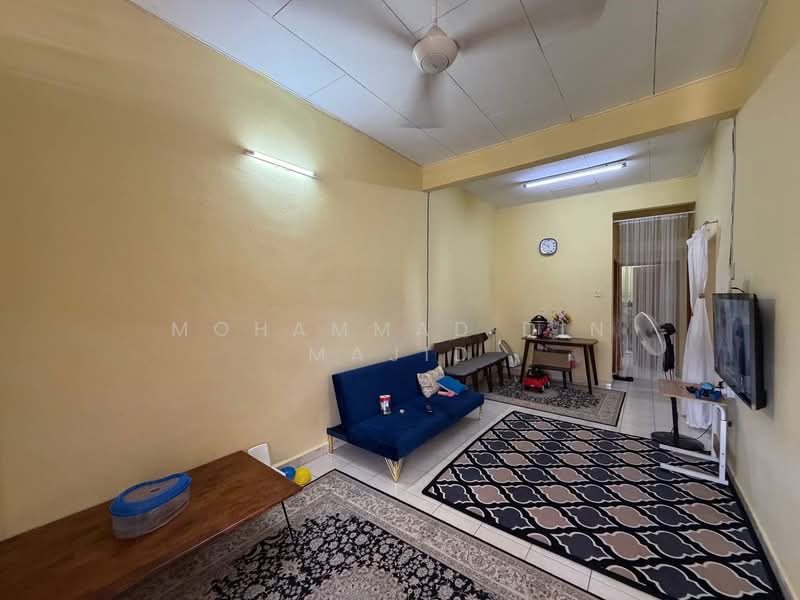 Rumah Teres 1 Tingkat untuk Dijual di Taman Banting Baru (Banting) - Mohammad Din Majid - Living Room - PropertyGuru.com.my