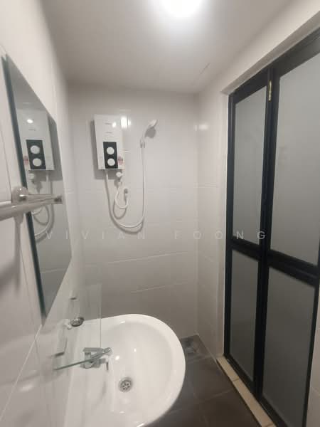 Servis Apartment untuk Disewa di UniSuites @ Kampar - Vivian Foong - Bathroom - PropertyGuru.com.my