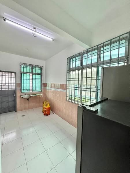 2-storey Terraced House for Rent in Johor Bahru (Johor) - Jenny Wong - Kitchen - PropertyGuru.com.my