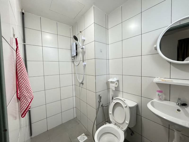 Service Residence for Rent at The Stone - Tong Liang Ooi - Bathroom - PropertyGuru.com.my