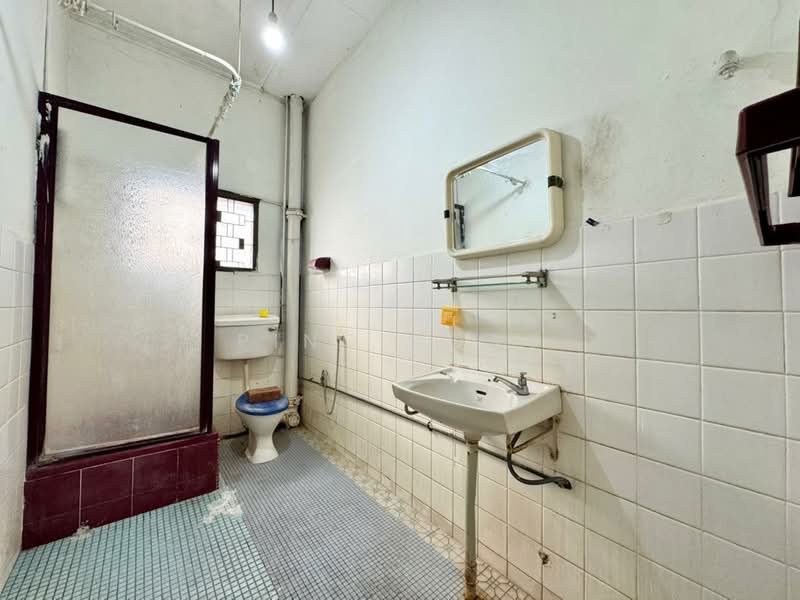 Rumah Berkembar untuk Dijual di Tanjung Bungah (Penang) - Ping Koay - Bathroom - PropertyGuru.com.my