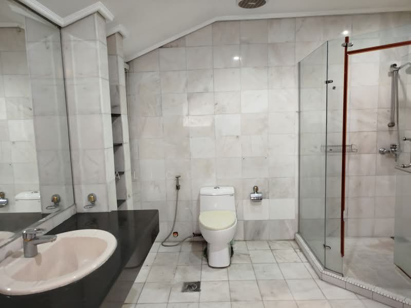 Bungalow for Sale in Country Heights (Kajang) - Alice Tang - Master Bathroom - PropertyGuru.com.my
