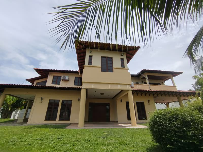 Bungalow for Sale in Country Heights (Kajang) - Alice Tang - Front entrance - PropertyGuru.com.my