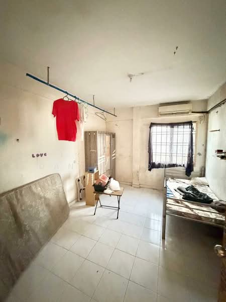 Flat for Sale at Sri Intan - Daniel Yong - Bedroom - PropertyGuru.com.my