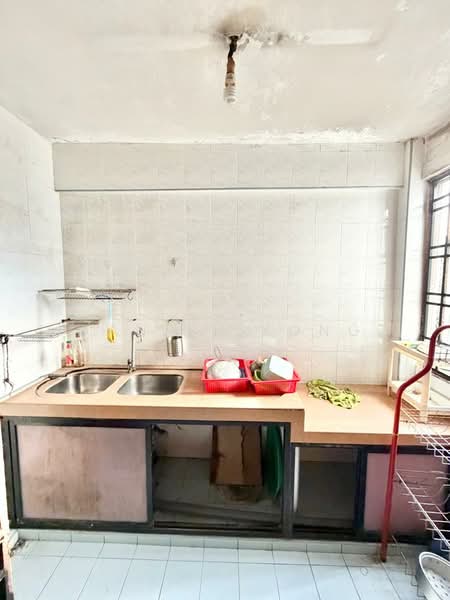 Flat for Sale at Sri Intan - Daniel Yong - Kitchen - PropertyGuru.com.my