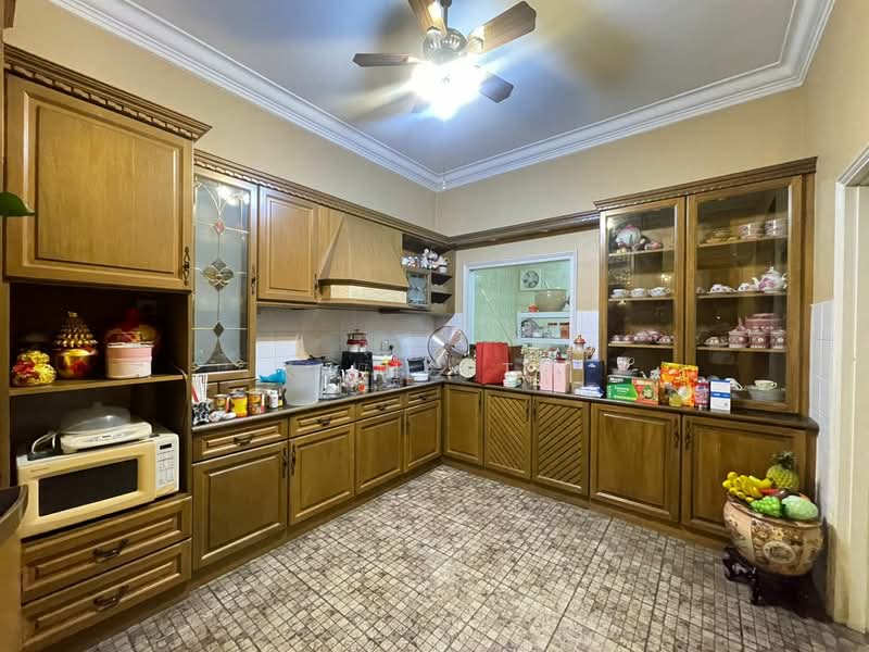 Rumah Teres 3-Tingkat untuk Dijual di Taman Tasik Indah Mewah (Batu) - Kiing TW - Kitchen - PropertyGuru.com.my