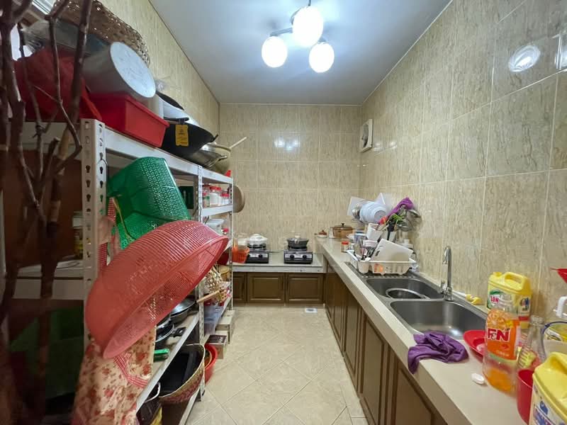 Rumah Teres 3-Tingkat untuk Dijual di Taman Tasik Indah Mewah (Batu) - Kiing TW - Kitchen - PropertyGuru.com.my