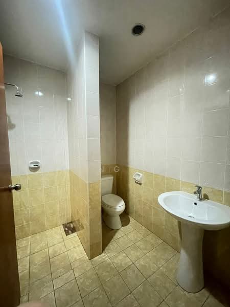 Rumah Teres 3-Tingkat untuk Dijual di Taman Tasik Indah Mewah (Batu) - Kiing TW - Bathroom - PropertyGuru.com.my