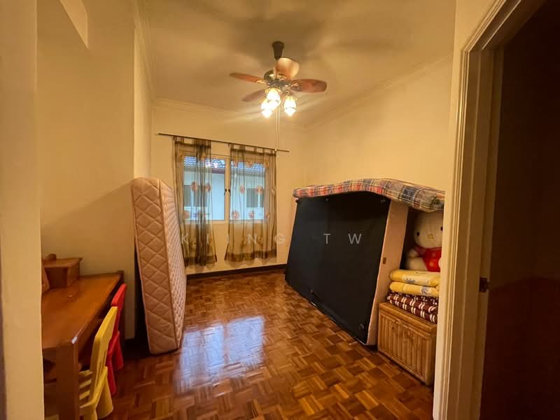 Rumah Teres 3-Tingkat untuk Dijual di Taman Tasik Indah Mewah (Batu) - Kiing TW - Bedroom - PropertyGuru.com.my