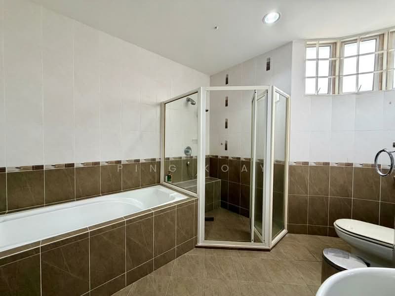 Rumah Berkembar untuk Dijual di Tanjung Bungah (Penang) - Ping Koay - Bathroom - PropertyGuru.com.my