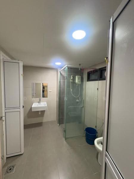 Kediaman Servis untuk Dijual di Solstice @ Pan'gaea - Darren Leon - Bathroom - PropertyGuru.com.my