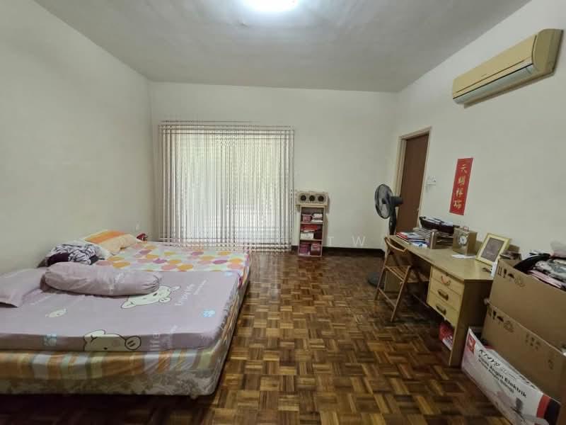 Rumah Teres 3-Tingkat untuk Dijual di Taman Tasik Indah Mewah (Batu) - Kiing TW - Bedroom - PropertyGuru.com.my