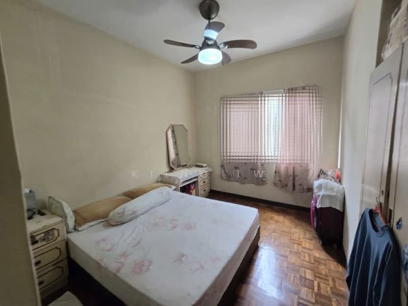 Rumah Teres 3-Tingkat untuk Dijual di Taman Tasik Indah Mewah (Batu) - Kiing TW - Bedroom - PropertyGuru.com.my