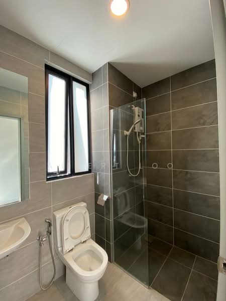 Servis Apartment untuk Disewa di Utropolis Urbano - Albert Loo - Bathroom - PropertyGuru.com.my