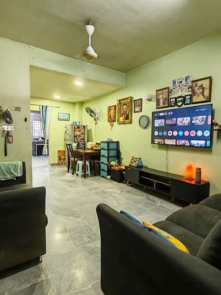 Rumah Teres 2-Tingkat untuk Dijual di Puchong (Selangor) - Chow Kok Toong - Living Room - PropertyGuru.com.my
