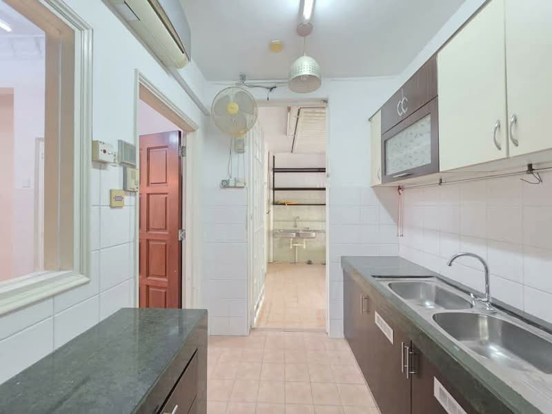 Rumah Teres 3-Tingkat untuk Dijual di Taman Tasik Indah Mewah (Batu) - Kiing TW - Kitchen - PropertyGuru.com.my