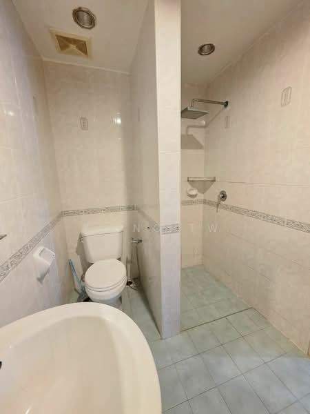 Rumah Teres 3-Tingkat untuk Dijual di Taman Tasik Indah Mewah (Batu) - Kiing TW - Bathroom - PropertyGuru.com.my