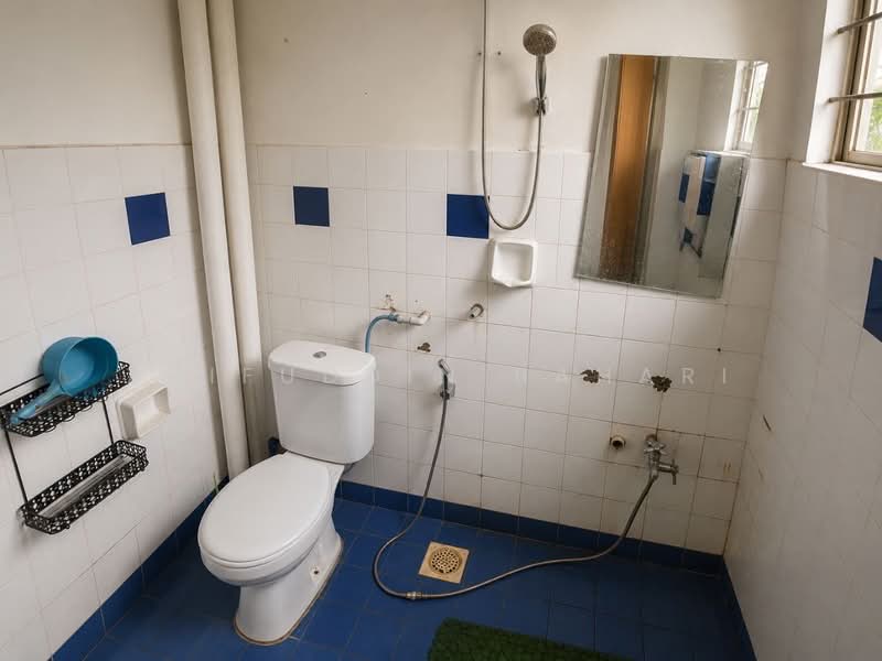 Apartment for Sale at Pangsapuri Seri Mawar - Arifuddin Bahari - Bathroom - PropertyGuru.com.my