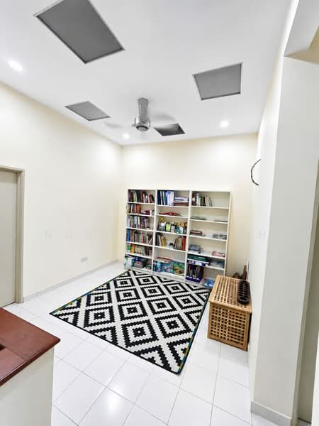 2-storey Terraced House for Sale in Alam Budiman (Shah Alam) - Nur Shahidah - PropertyGuru.com.my