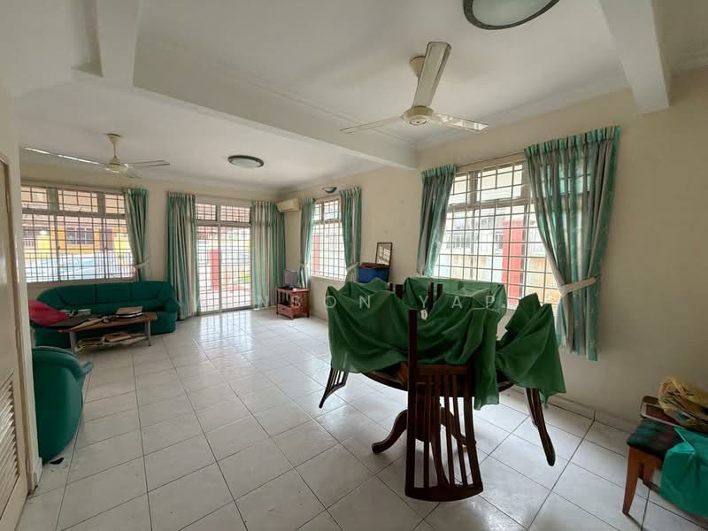 2-storey Terraced House for Sale in Taman Seri Orkid (Skudai) - Winson Yap - Living Room - PropertyGuru.com.my