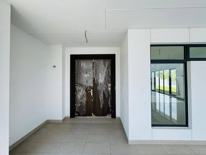 Semi-Detached House for Sale in Elmina (Shah Alam) - Hazwan Hilmi - Entrance - PropertyGuru.com.my