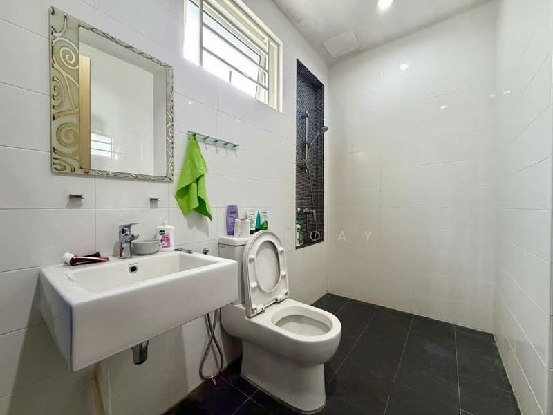 3-storey Terraced House for Sale in Tanjung Bungah (Penang) - Ping Koay - Bathroom - PropertyGuru.com.my