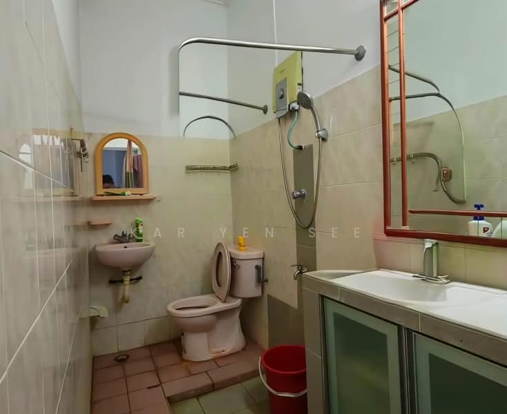 Rumah Teres 1 Tingkat untuk Dijual di Seksyen 14 (Petaling Jaya) - Kar Yen See - Bathroom - PropertyGuru.com.my