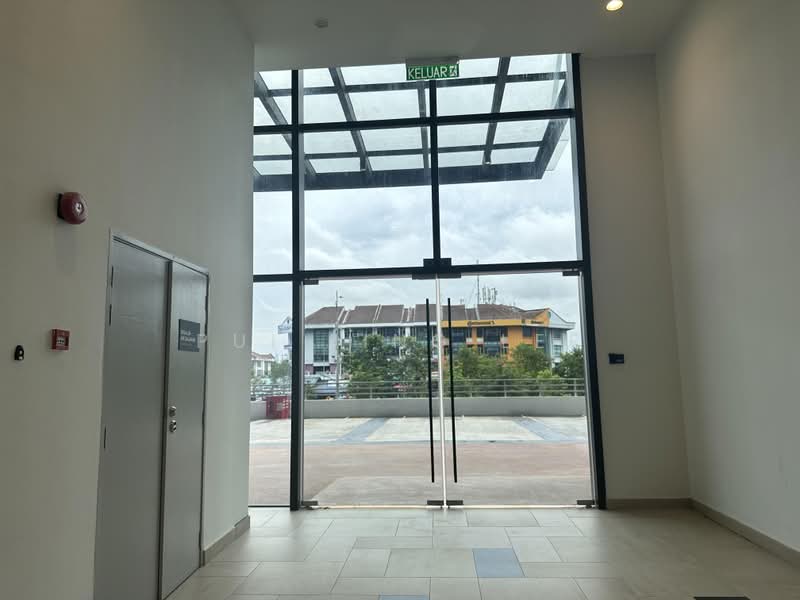 Shop / Office for Rent in Taman Sains Selangor (Kota Damansara) - Pui Ling Lee - Entrance - PropertyGuru.com.my
