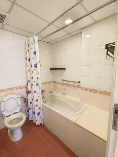 Apartment for Rent at Parkview Towers - Stephanie Lim - Bathroom - PropertyGuru.com.my