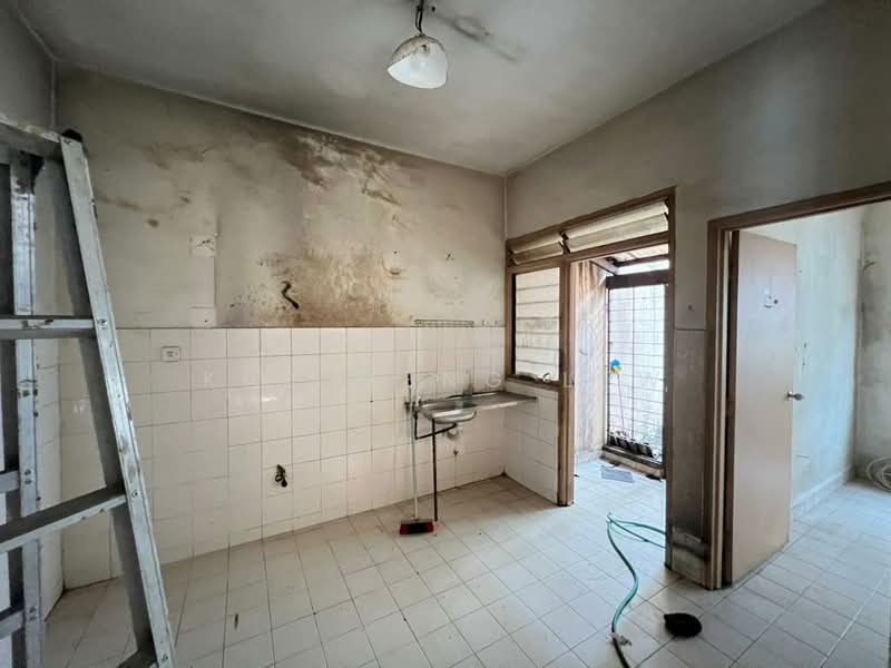 Rumah Teres 2 Tingkat untuk Dijual di Bandar Sri Damansara (Selangor) - Kim Meng Lew - Kitchen - PropertyGuru.com.my